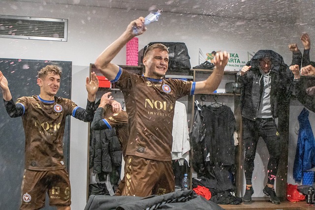 伴他征战的 伴他征战的