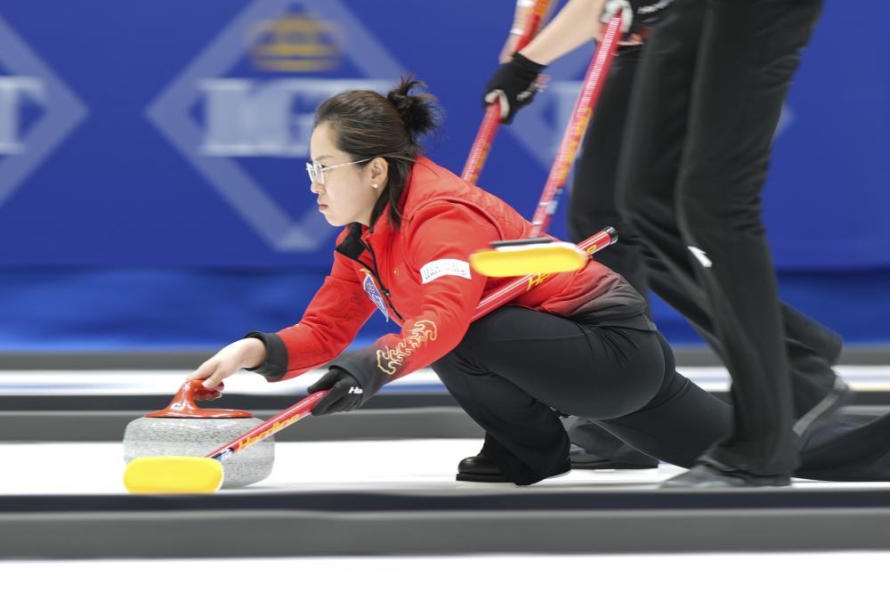 更反映出足 更反映出足